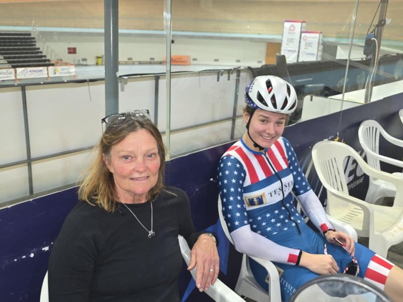 McKenna and Annette Williams at Portugal National Velodrome, Sangalhos